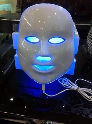 가장 새로운 피부 관리는 가면에 의하여 지도된 얼굴 가면 PDT LED 빛 치료 가면 장치 YLZ-J101를 지도했습니다